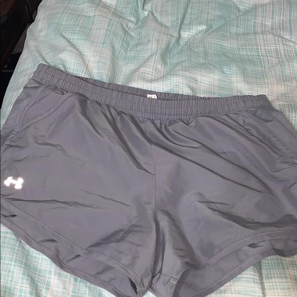 Under Armour Pants - Under armor shorts size m